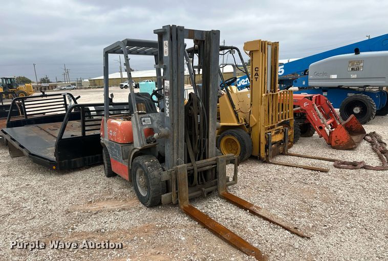 image for item IU9120 Worldlift WFD50-16584W  forklift