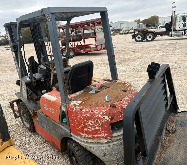 image for item IU9120 Worldlift WFD50-16584W  forklift