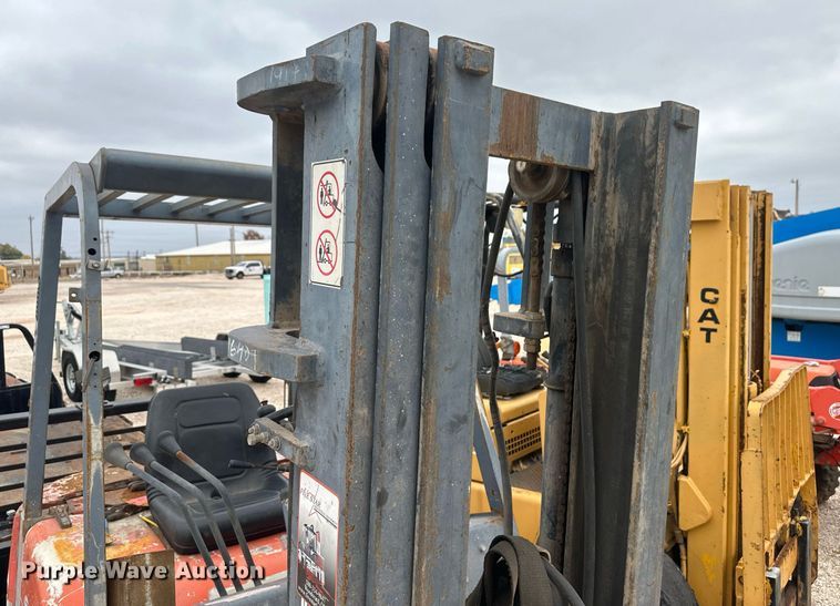 image for item IU9120 Worldlift WFD50-16584W  forklift