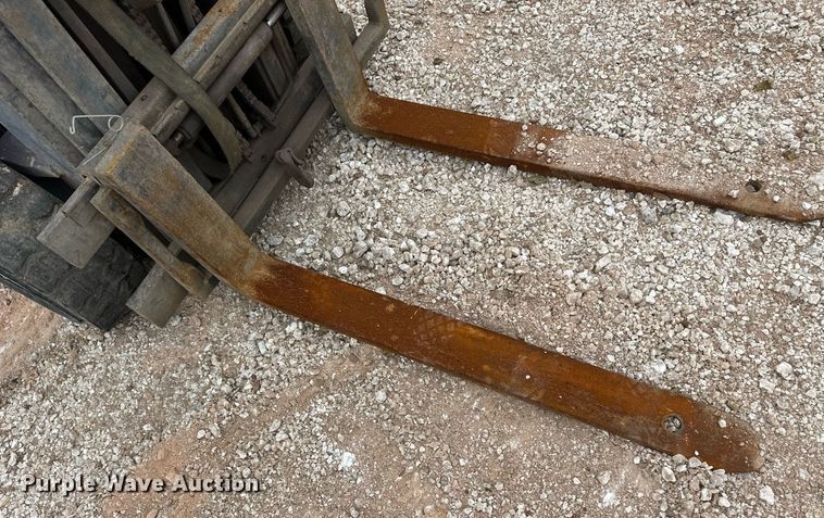 image for item IU9120 Worldlift WFD50-16584W  forklift