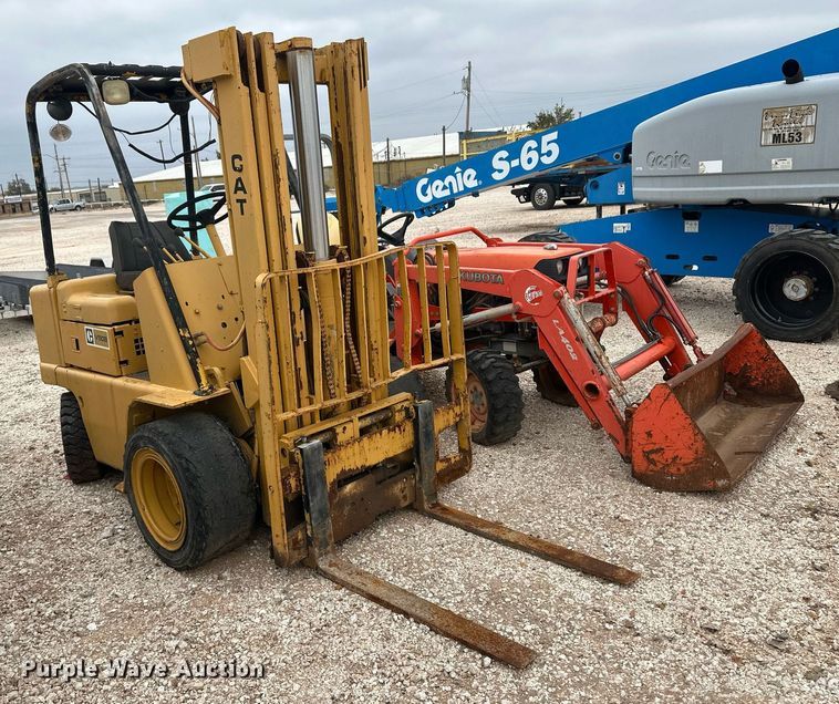 image for item IU9121 Caterpillar V50B  forklift