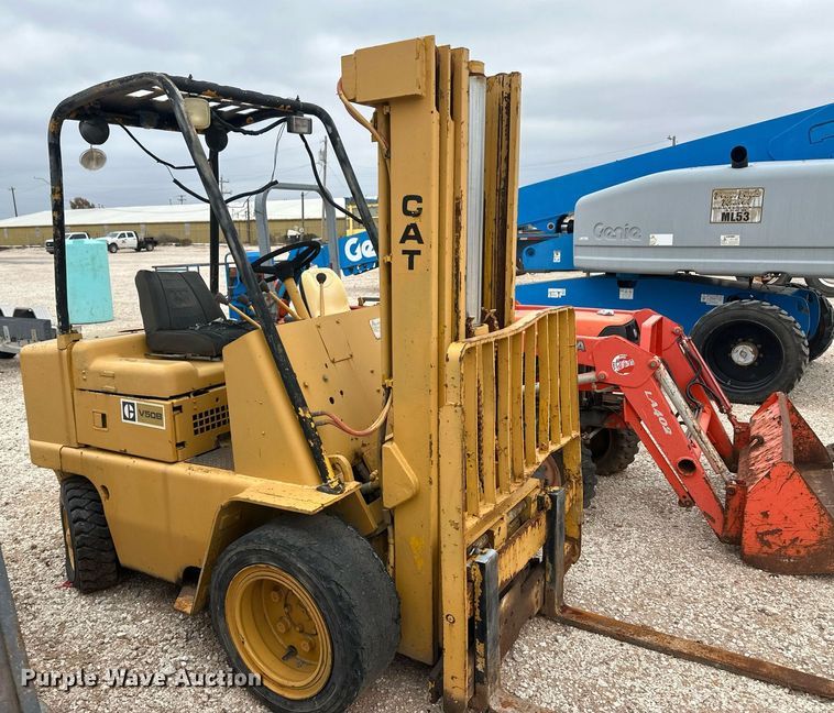image for item IU9121 Caterpillar V50B  forklift