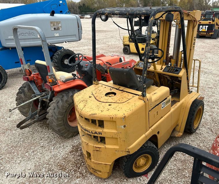 image for item IU9121 Caterpillar V50B  forklift