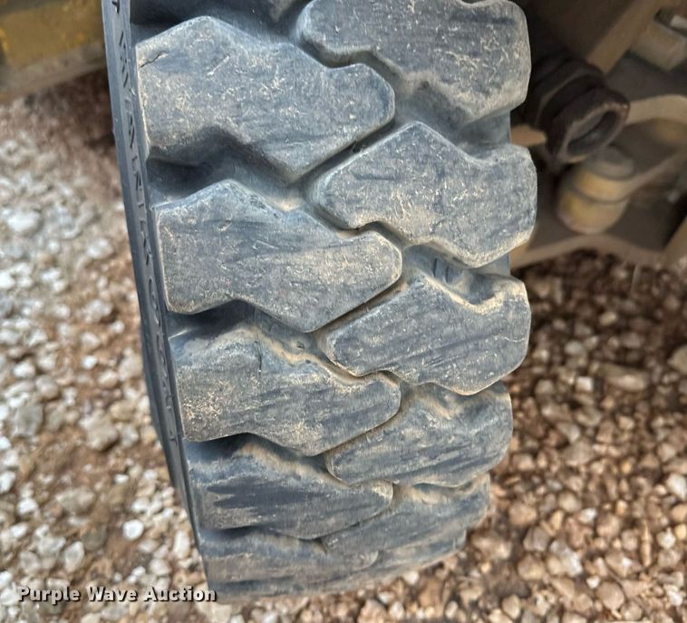 image for item IU9121 Caterpillar V50B  forklift