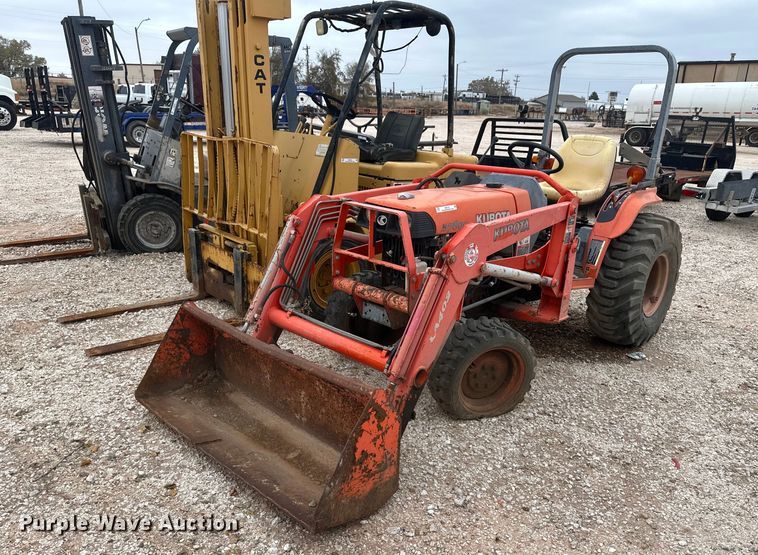 image for item IU9122 Kubota B7800  tractor
