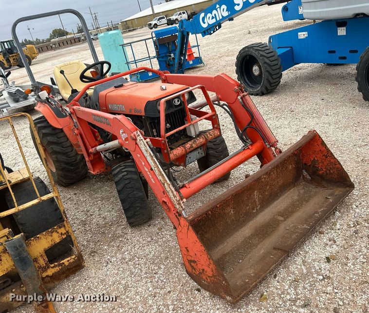 image for item IU9122 Kubota B7800  tractor
