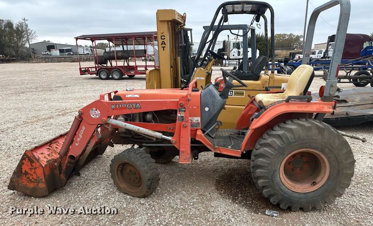 image for item IU9122 Kubota B7800  tractor