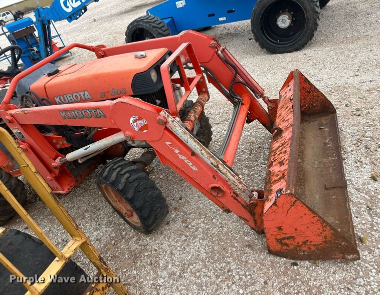 image for item IU9122 Kubota B7800  tractor