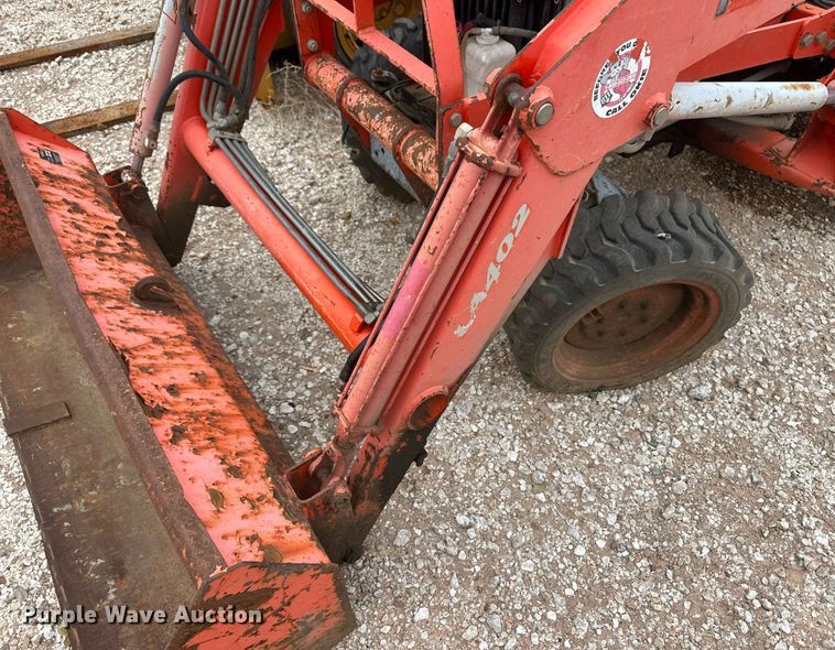 image for item IU9122 Kubota B7800  tractor