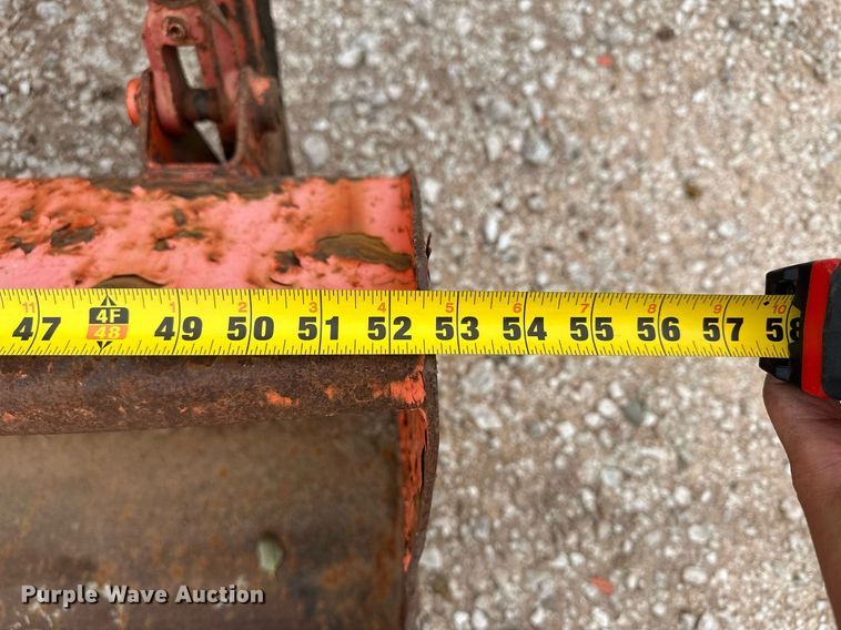 image for item IU9122 Kubota B7800  tractor