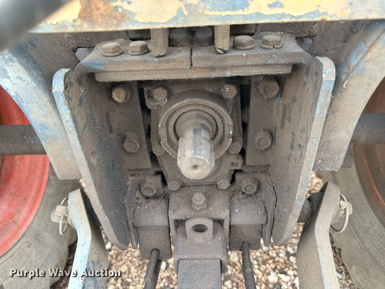 image for item IU9122 Kubota B7800  tractor