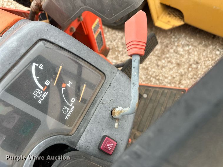 image for item IU9122 Kubota B7800  tractor