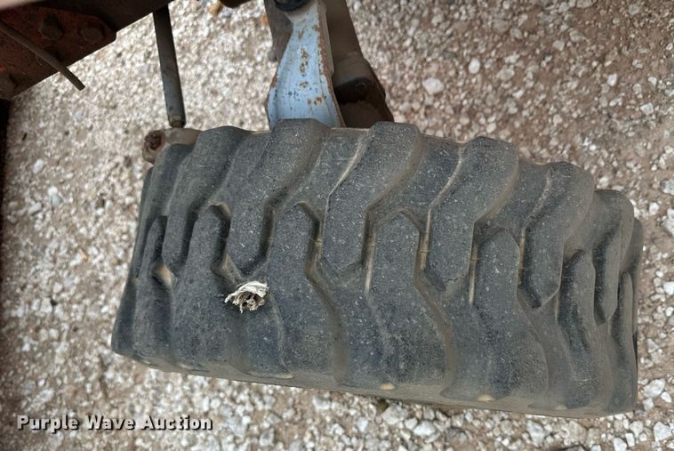 image for item IU9122 Kubota B7800  tractor