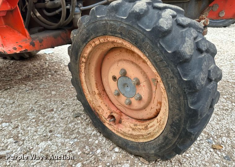 image for item IU9122 Kubota B7800  tractor