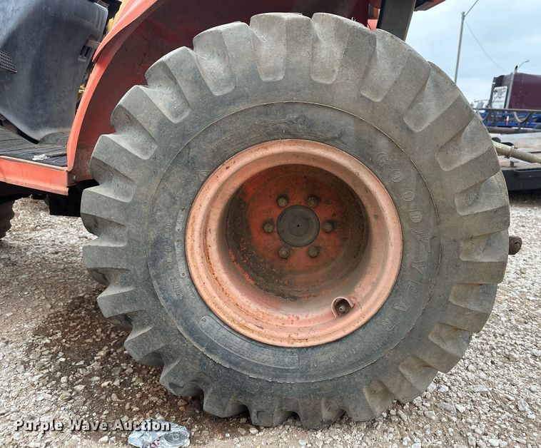 image for item IU9122 Kubota B7800  tractor