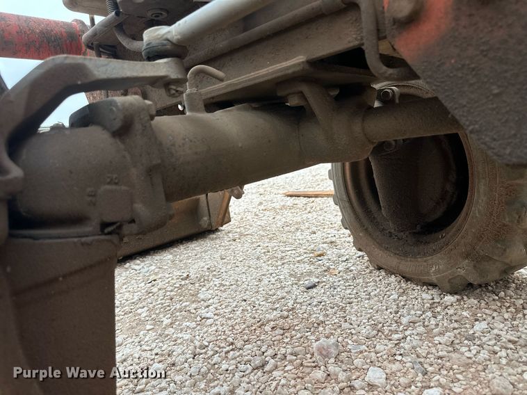 image for item IU9122 Kubota B7800  tractor