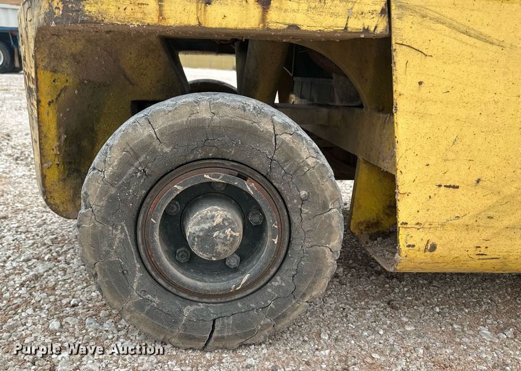 image for item IU9126 Hyster  forklift