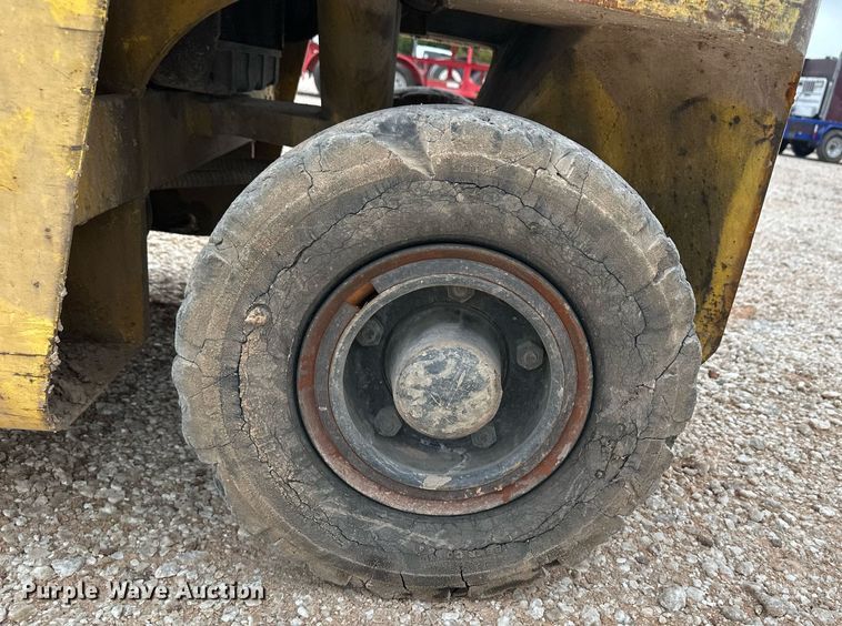 image for item IU9126 Hyster  forklift