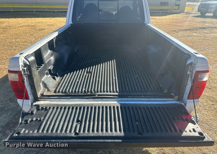 image for item IU9142 2003 Ford Ranger  SuperCab pickup truck