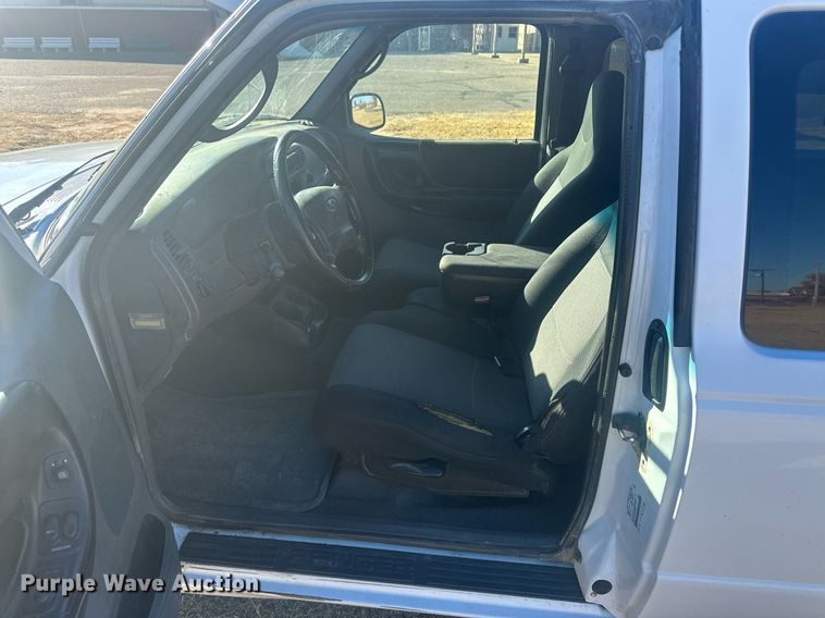 image for item IU9142 2003 Ford Ranger  SuperCab pickup truck