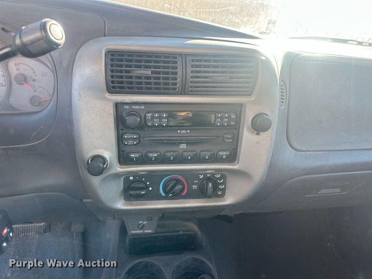 image for item IU9142 2003 Ford Ranger  SuperCab pickup truck