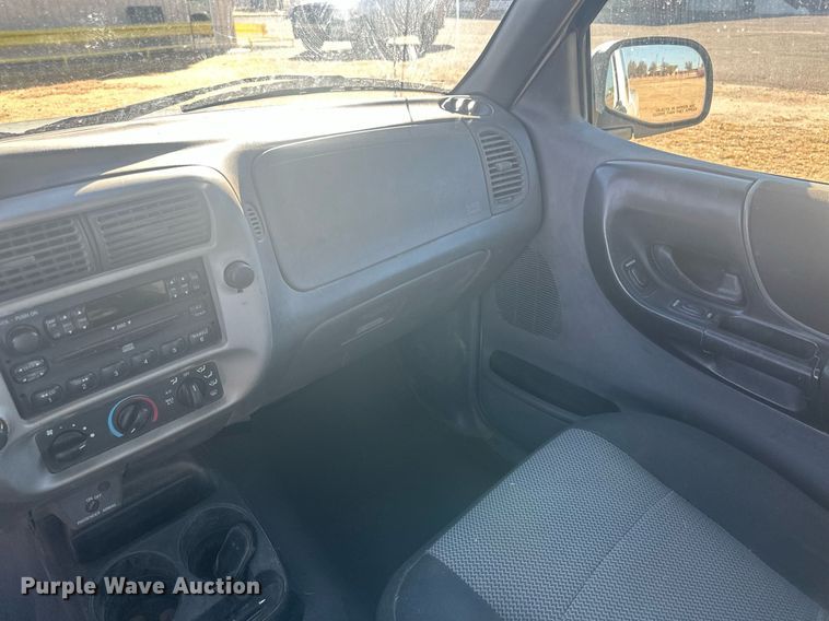 image for item IU9142 2003 Ford Ranger  SuperCab pickup truck