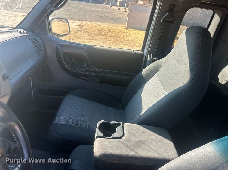 image for item IU9142 2003 Ford Ranger  SuperCab pickup truck