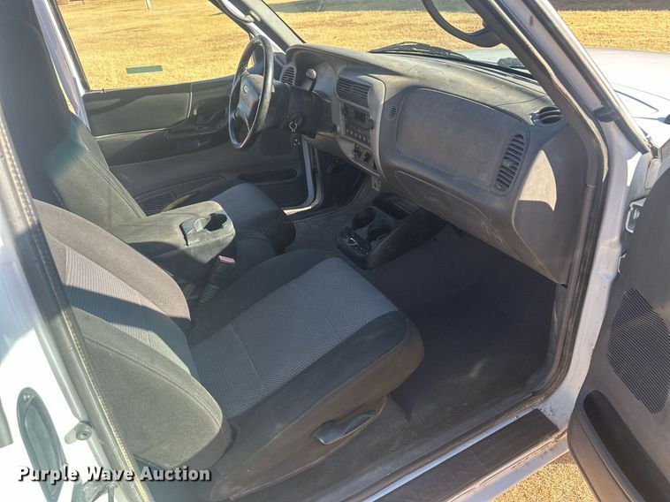 image for item IU9142 2003 Ford Ranger  SuperCab pickup truck