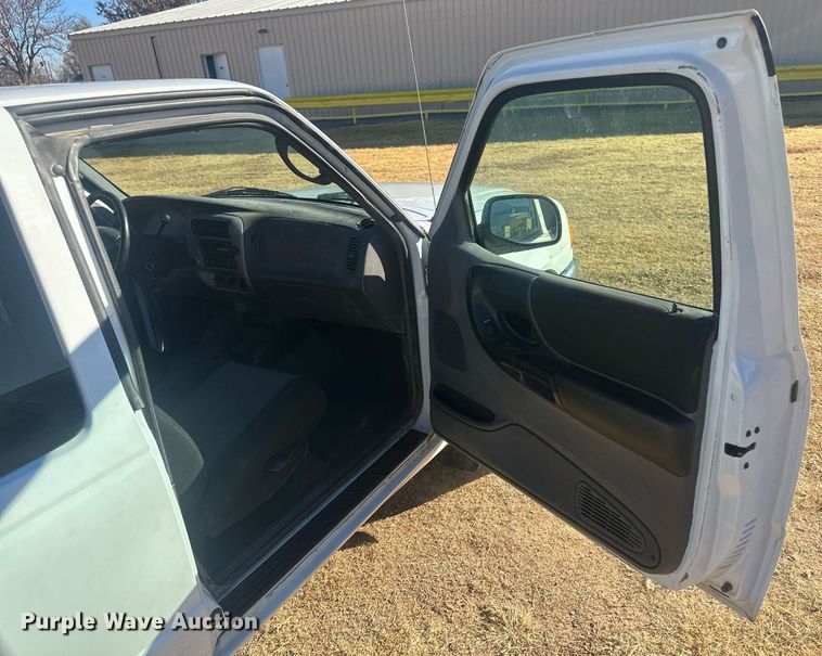 image for item IU9142 2003 Ford Ranger  SuperCab pickup truck