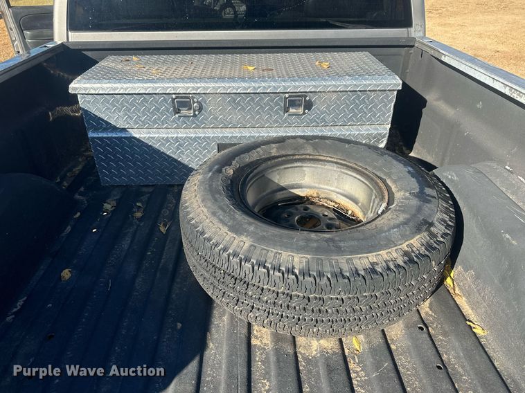 image for item IU9143 2000 Chevrolet Silverado 1500  Ext. Cab pickup truck