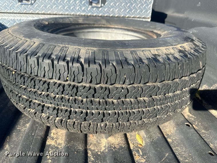 image for item IU9143 2000 Chevrolet Silverado 1500  Ext. Cab pickup truck