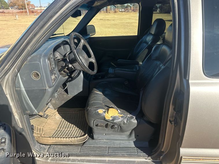 image for item IU9143 2000 Chevrolet Silverado 1500  Ext. Cab pickup truck