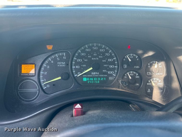 image for item IU9143 2000 Chevrolet Silverado 1500  Ext. Cab pickup truck