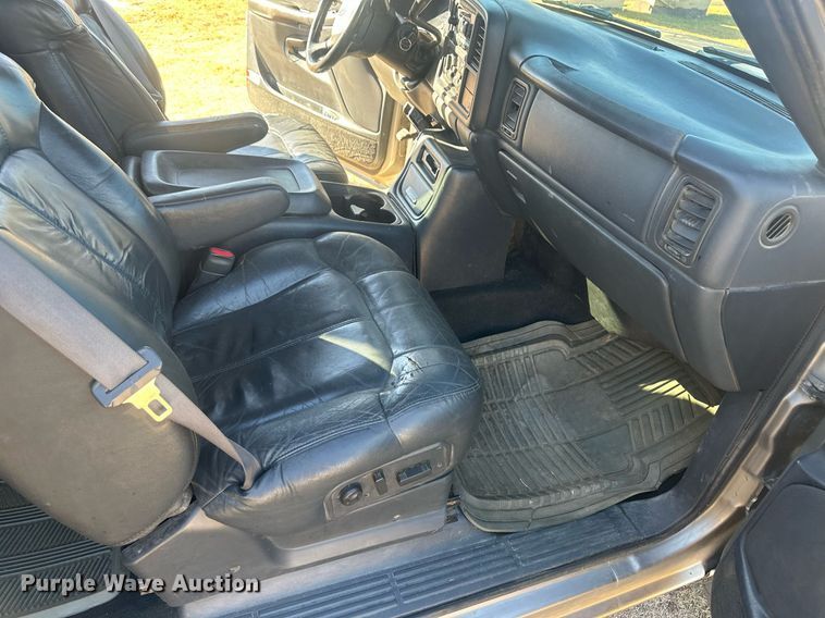 image for item IU9143 2000 Chevrolet Silverado 1500  Ext. Cab pickup truck