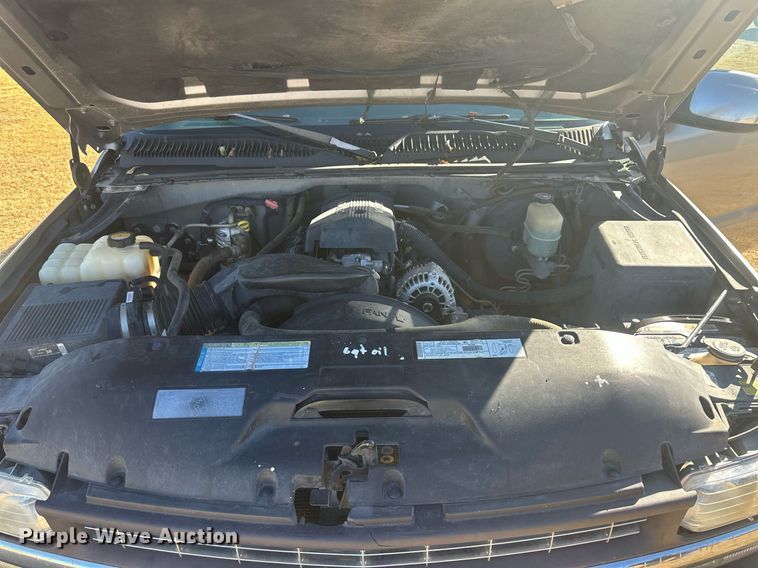 image for item IU9143 2000 Chevrolet Silverado 1500  Ext. Cab pickup truck