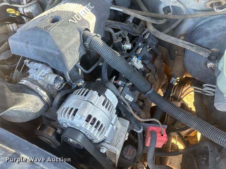 image for item IU9143 2000 Chevrolet Silverado 1500  Ext. Cab pickup truck