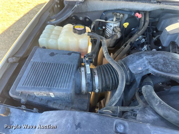 image for item IU9143 2000 Chevrolet Silverado 1500  Ext. Cab pickup truck