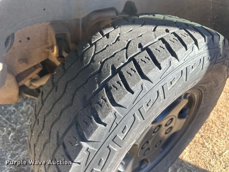 image for item IU9143 2000 Chevrolet Silverado 1500  Ext. Cab pickup truck