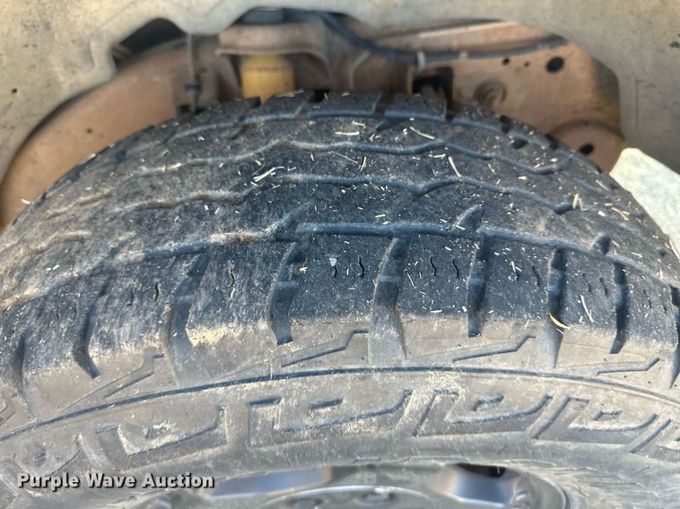 image for item IU9143 2000 Chevrolet Silverado 1500  Ext. Cab pickup truck