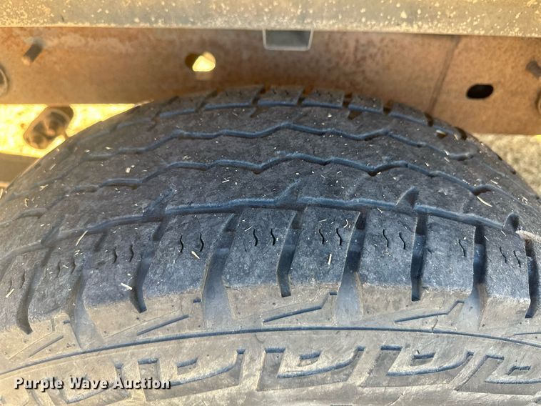 image for item IU9143 2000 Chevrolet Silverado 1500  Ext. Cab pickup truck