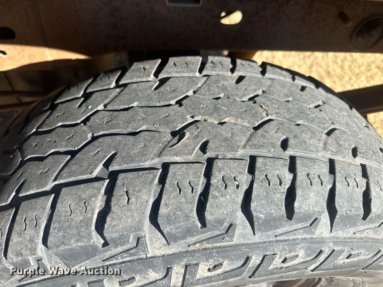 image for item IU9143 2000 Chevrolet Silverado 1500  Ext. Cab pickup truck