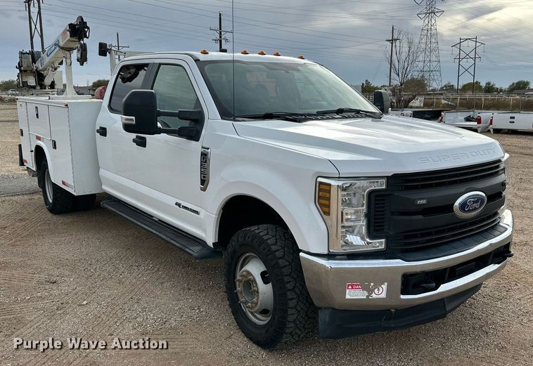 image for item JT9242 2018 Ford F350 Super Duty  Crew Cab utility bed pickup truck