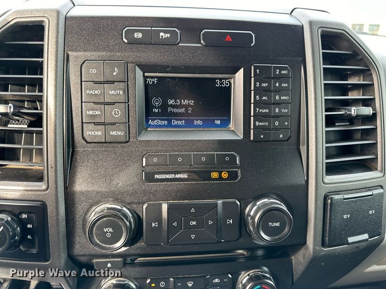 image for item JT9242 2018 Ford F350 Super Duty  Crew Cab utility bed pickup truck