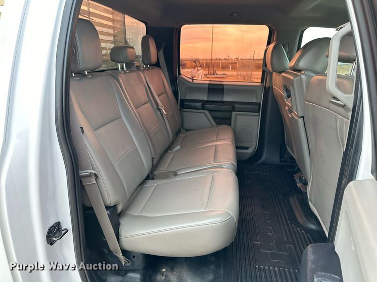 image for item JT9242 2018 Ford F350 Super Duty  Crew Cab utility bed pickup truck