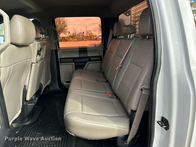 image for item JT9242 2018 Ford F350 Super Duty  Crew Cab utility bed pickup truck