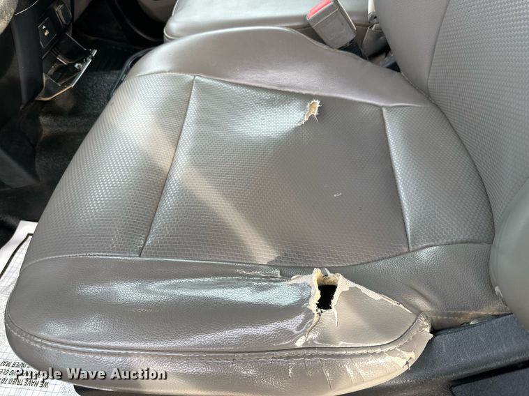 image for item JT9242 2018 Ford F350 Super Duty  Crew Cab utility bed pickup truck