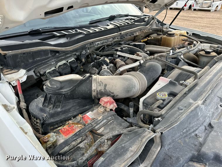 image for item JT9242 2018 Ford F350 Super Duty  Crew Cab utility bed pickup truck