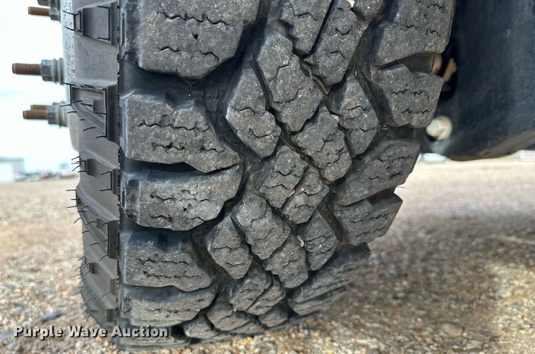 image for item JT9242 2018 Ford F350 Super Duty  Crew Cab utility bed pickup truck