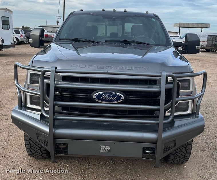 image for item JT9243 2022 Ford F250 Super Duty Lariat  Crew Cab pickup truck