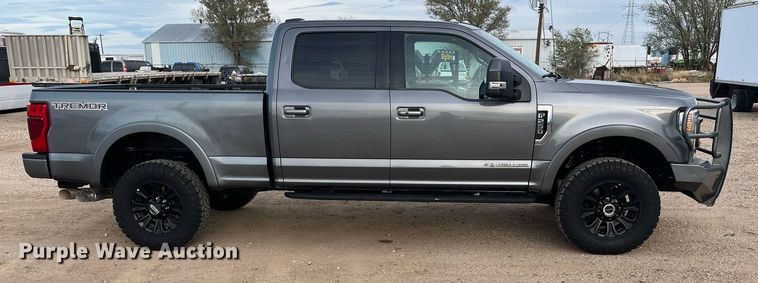 image for item JT9243 2022 Ford F250 Super Duty Lariat  Crew Cab pickup truck